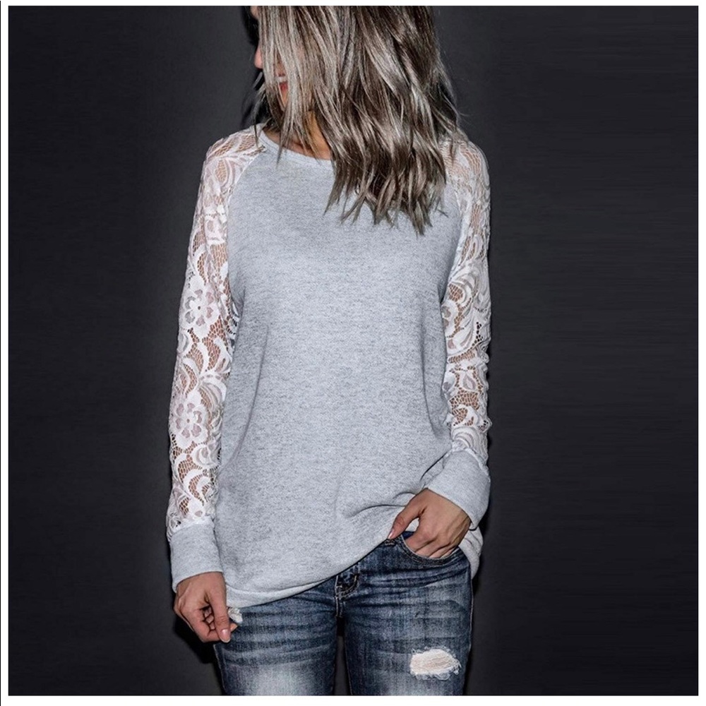 BNWOT: Gray tunic with white lace arms